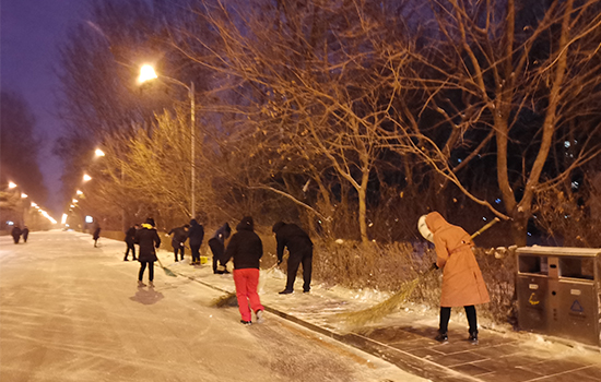 一(yī)起 | 當疫情遇到雪情 ——風雪中(zhōng)的遼勤建設人